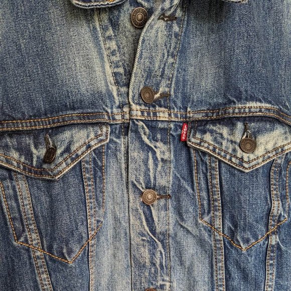Women's Levis jean jacket in excellent condition - Picture 2 of 6